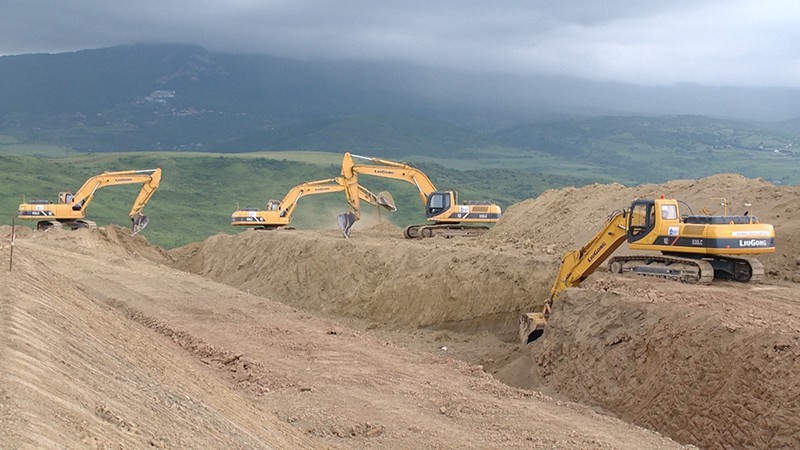 qalaaltiya-yeni-yol-cekilir